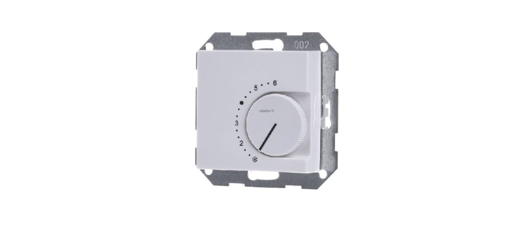 GIRA-039601-Electronic-Thermostat-featured